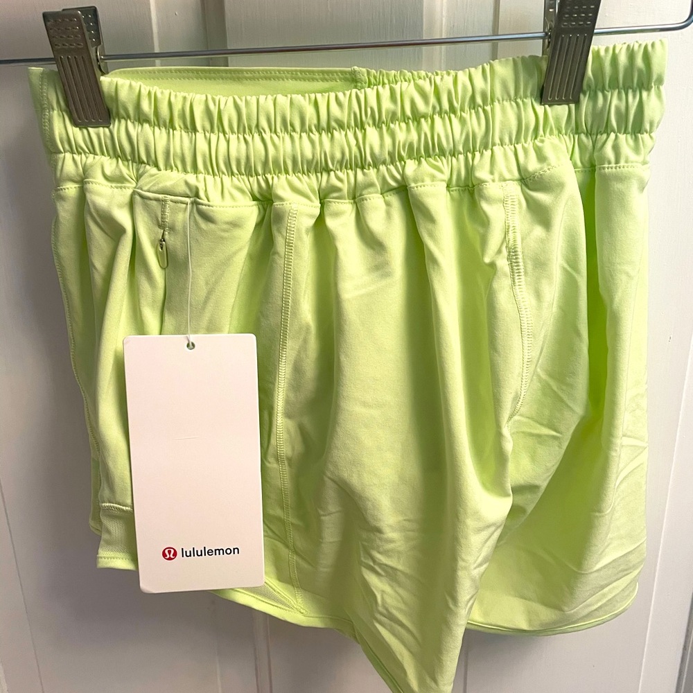 NWT Lululemon Hotty Hot Shorts Size 4